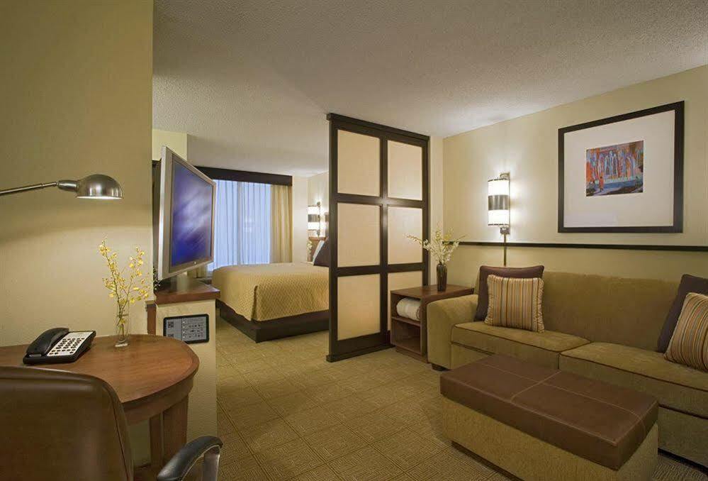 Hyatt Place Dallas North By The Galleria Addison Exterior photo